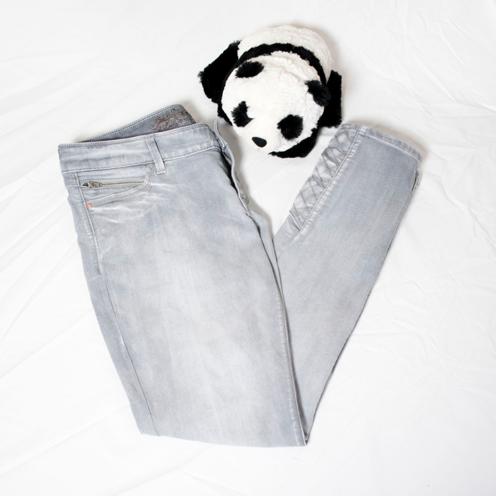 Express light wash skinny legging jeans